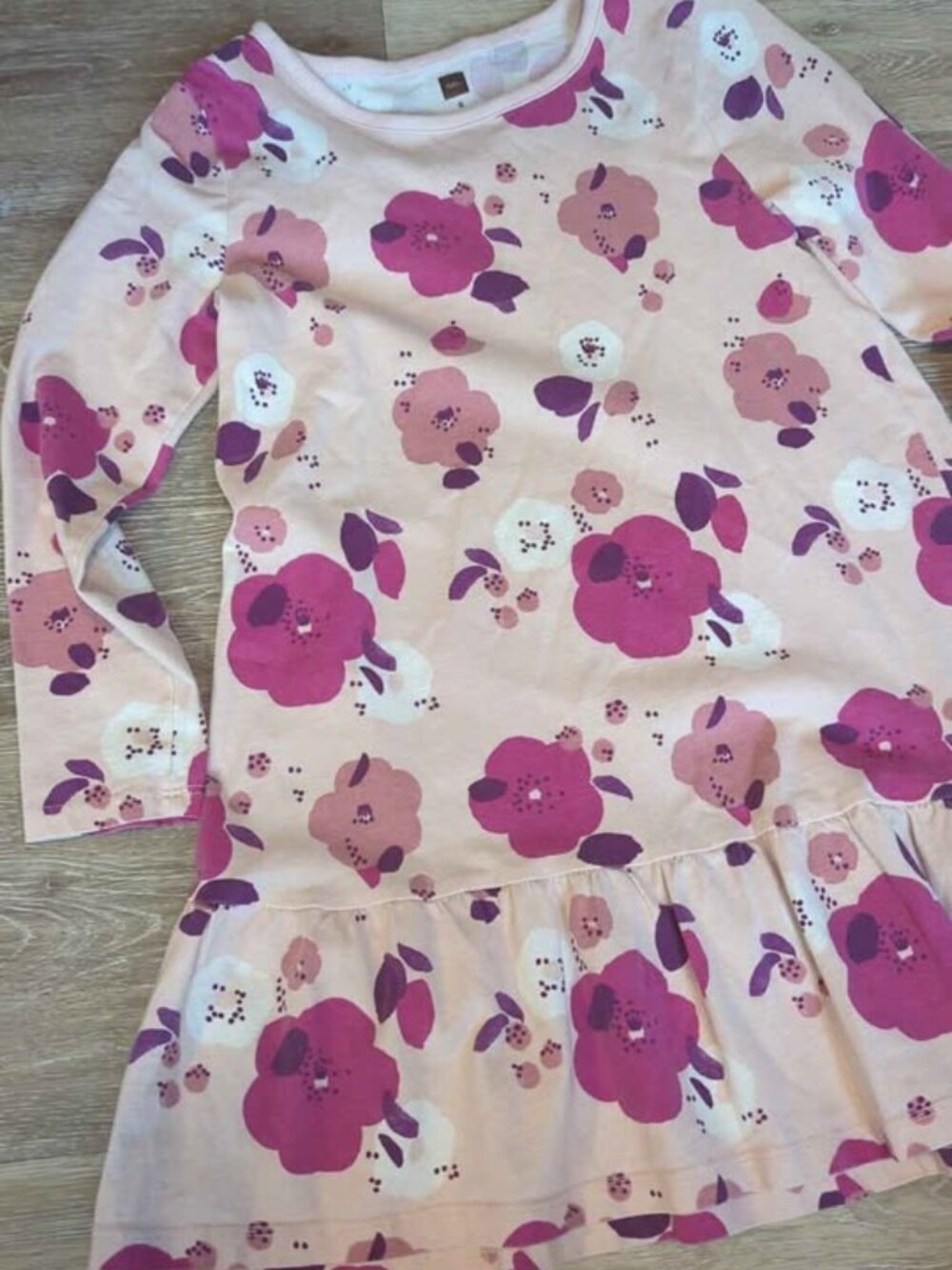 Tea Collection long-sleeve peplum dress in a pink floral print size 6